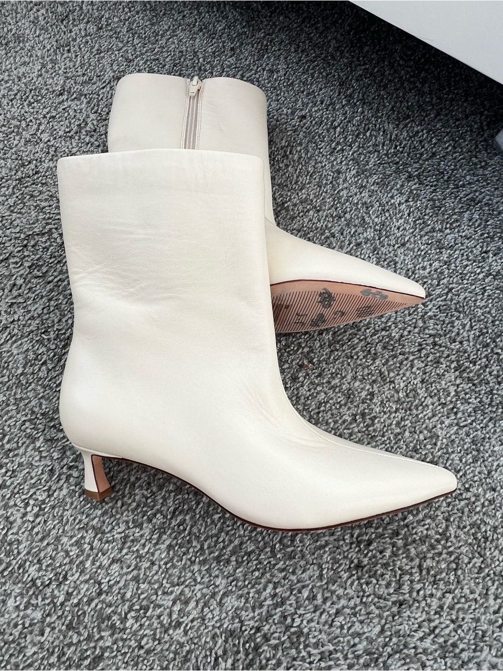 Jennifer Sumko for ANTONIO MELANI Ivory Pointed-Toe Mid Heel Boots
